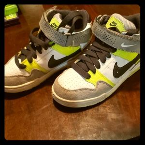 Kids size 11 Nike shoes